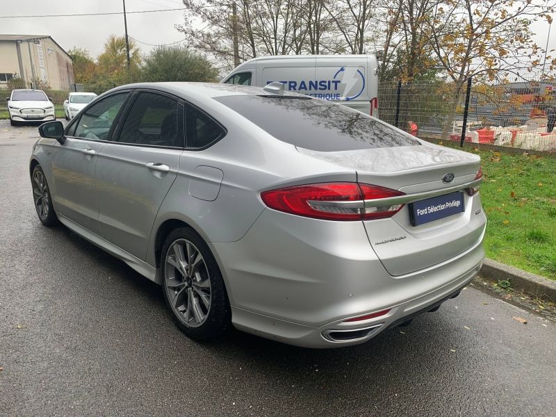 FORD Mondeo 2.0 HYBRID 187ch ST-Line BVA 4p 7cv - Véhicule d