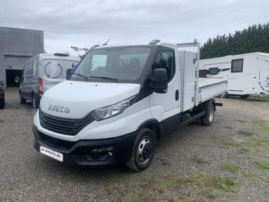 Voir le détail de l'offre de cette IVECO Daily CCb 35C18H empattement 3450 de 2023 en vente à partir de 443.76 €  / mois