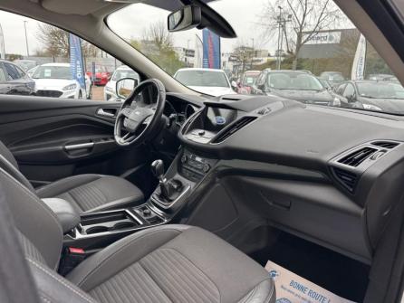 FORD Kuga 2.0 TDCi 150ch Stop&Start Titanium 4x2 à vendre à Auxerre - Image n°11