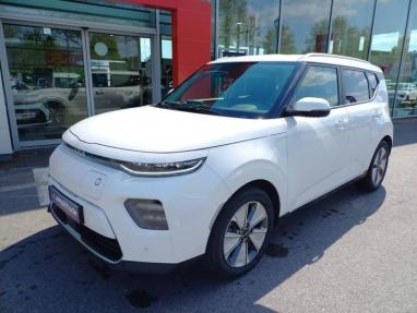 Voir le détail de l'offre de cette KIA e-Soul 204ch Lounge de 2023 en vente à partir de 339.89 €  / mois