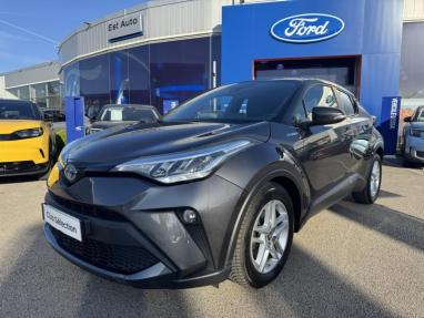 Voir le détail de l'offre de cette TOYOTA C-HR 122h Dynamic 2WD E-CVT MC19 de 2020 en vente à partir de 259.32 €  / mois