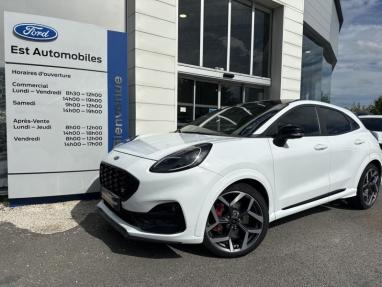 Voir le détail de l'offre de cette FORD Puma 1.5 EcoBoost 200ch S&S ST de 2021 en vente à partir de 388.42 €  / mois