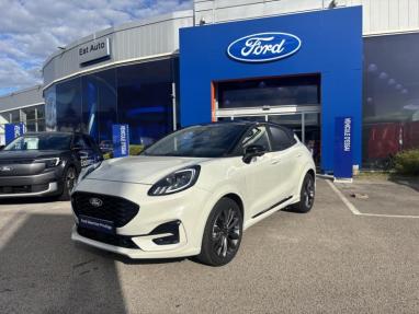Voir le détail de l'offre de cette FORD Puma 1.0 EcoBoost Hybrid 125ch Sound Edition S&S Powershift de 2025 en vente à partir de 28 499 € 